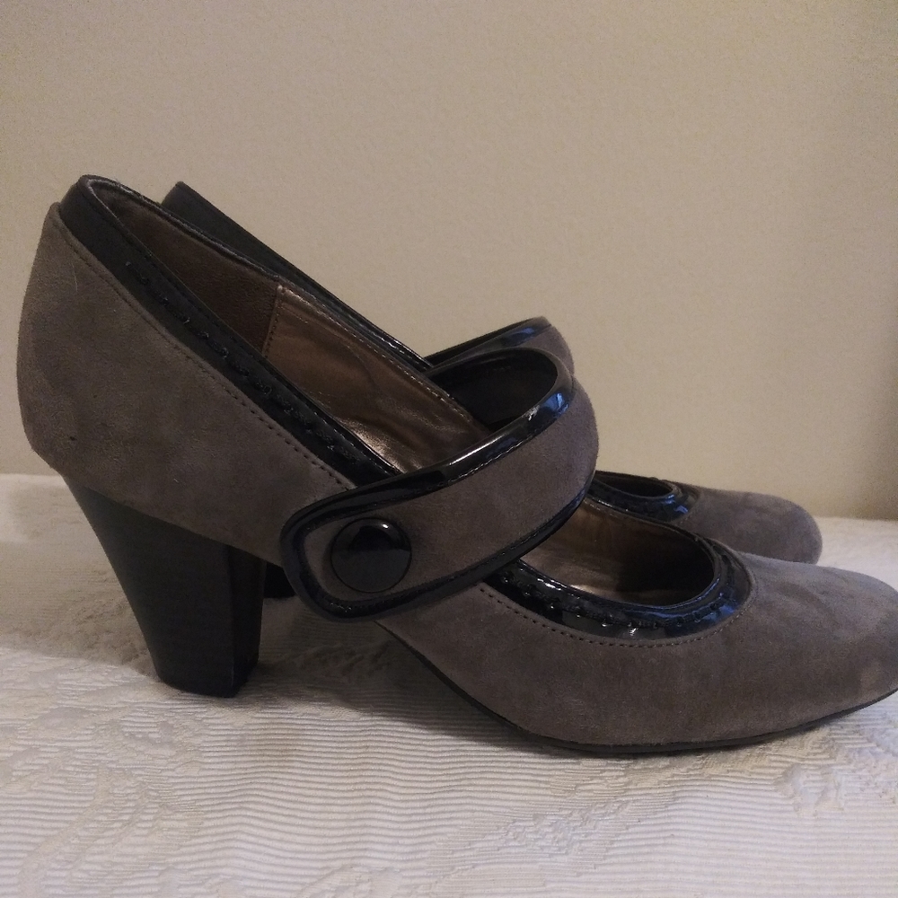 Gray and black heels